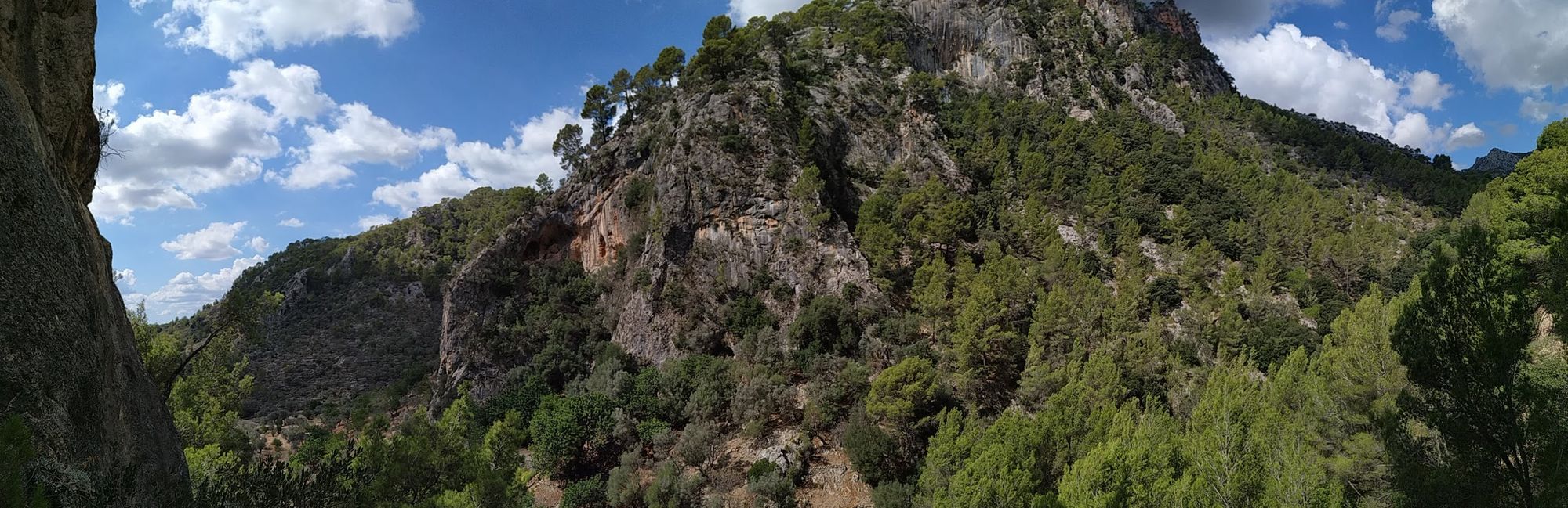 Rock Climbing Mallorca: Caimari (Hairpin wall)