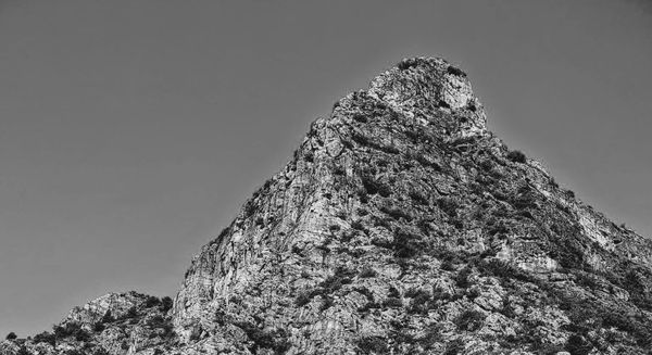 Multipitch climbing the „Tiny Matterhorn“